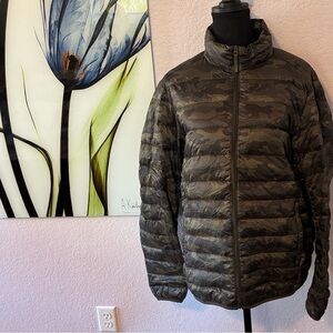 Uniqlo men’s camo jacket size medium